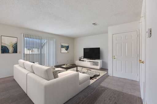 Pine Ridge Apartments – photo 1