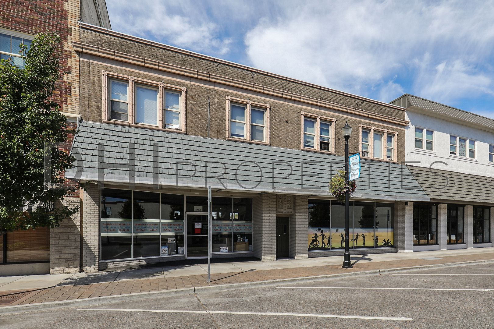 Longview Apartment: 1209 Commerce Ave