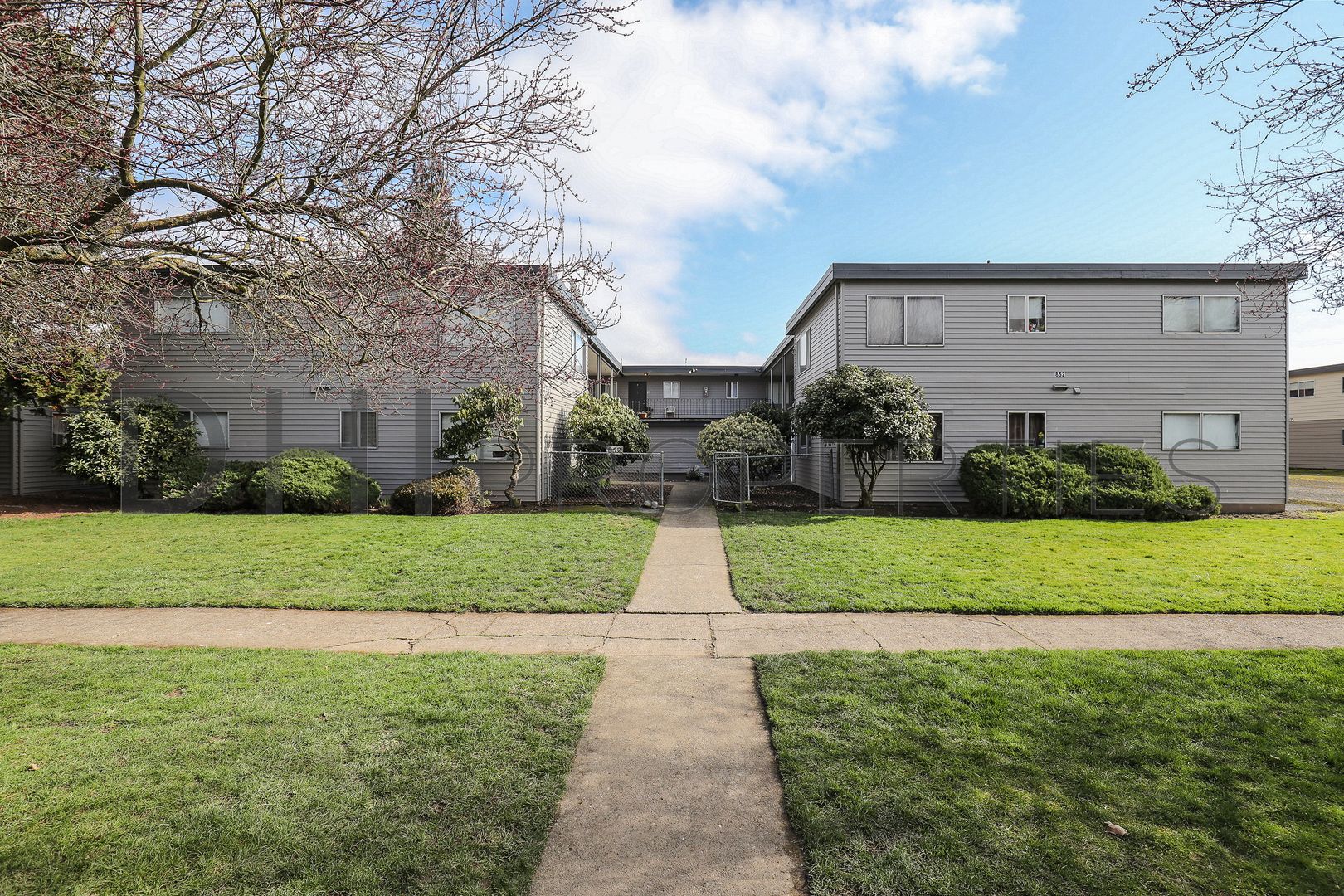 Longview Apartment: 852-862 8th Avenue