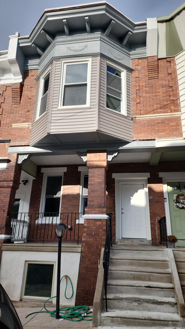 Philadelphia House: 53 W Sharpnack St