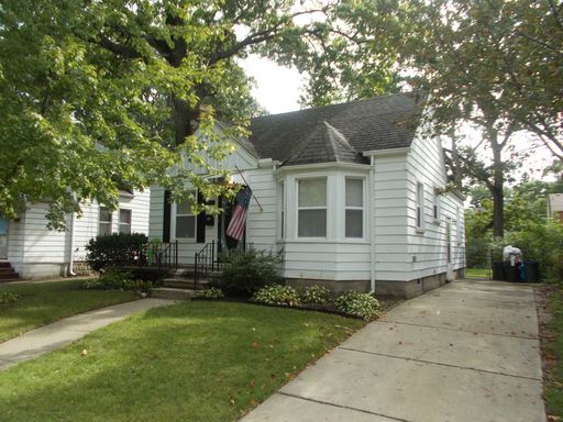 Walking distance to Downtown – photo 1