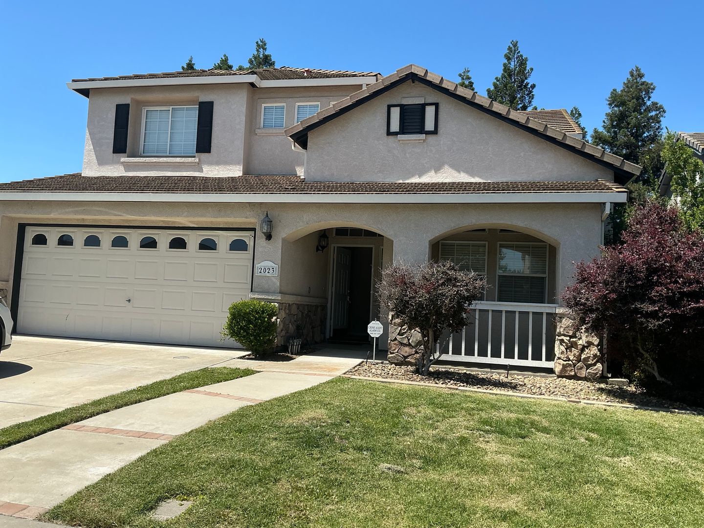 Manteca House: 2023 Lauritson Lane