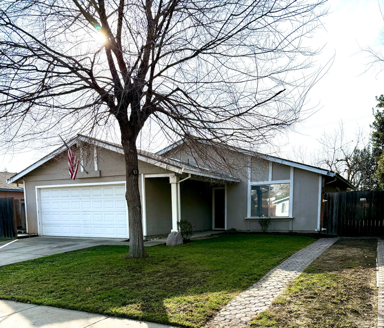 Tracy House: 512 Yosemite Drive