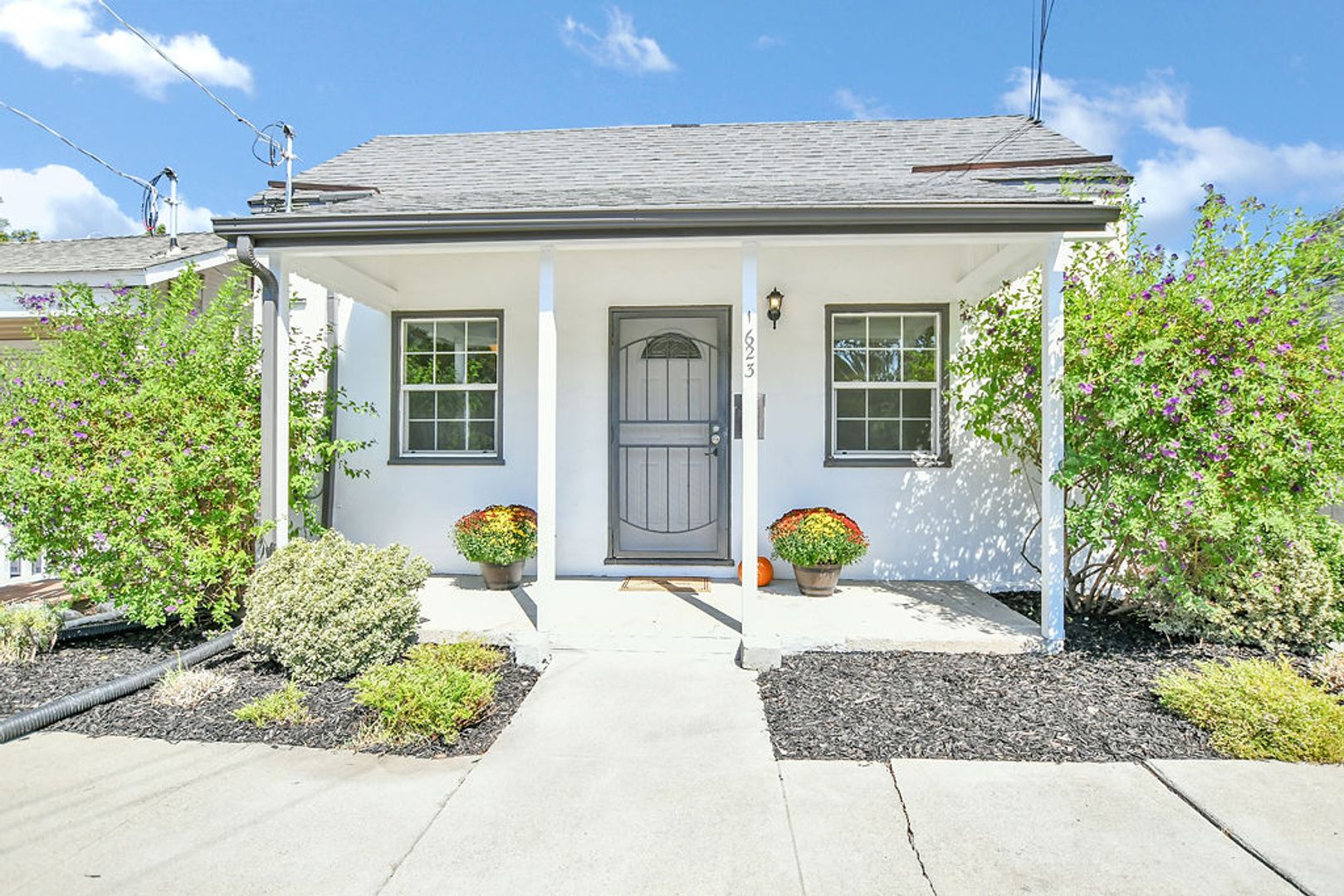 Martinez House: 1623 Berrellesa St