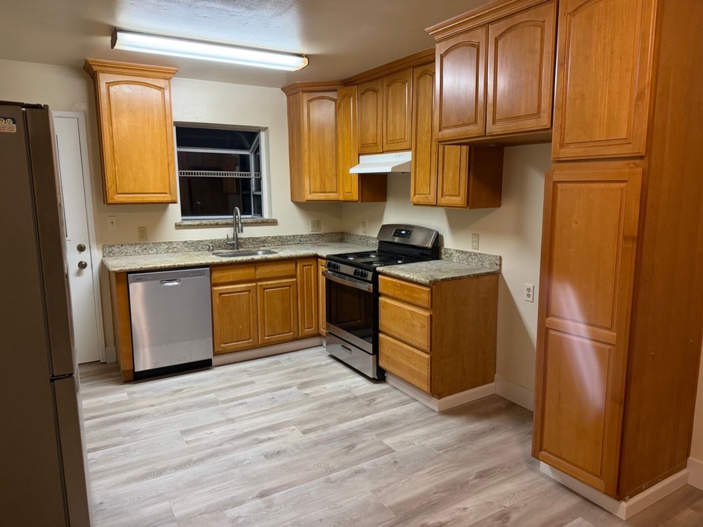 Oakland Apartment: 2712 Adeline St, Ste A