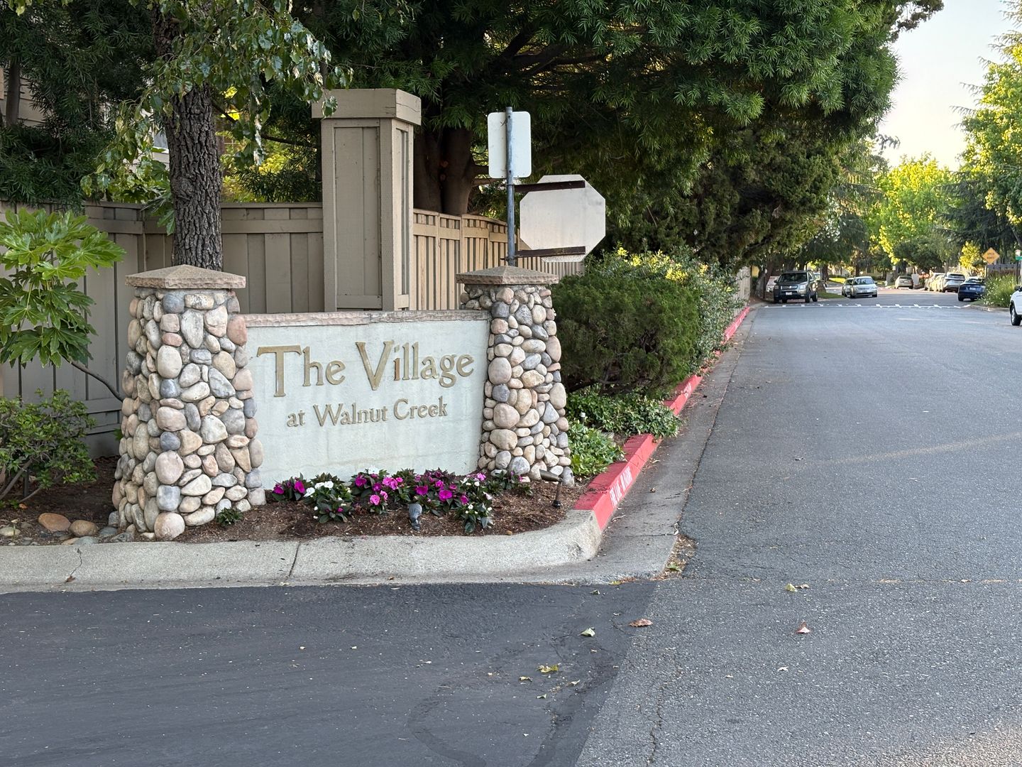 Walnut Creek House: 1818 Stratton Cir