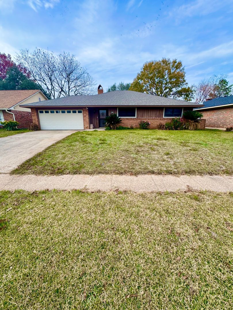Bossier City House: 5419 Sage Dr.