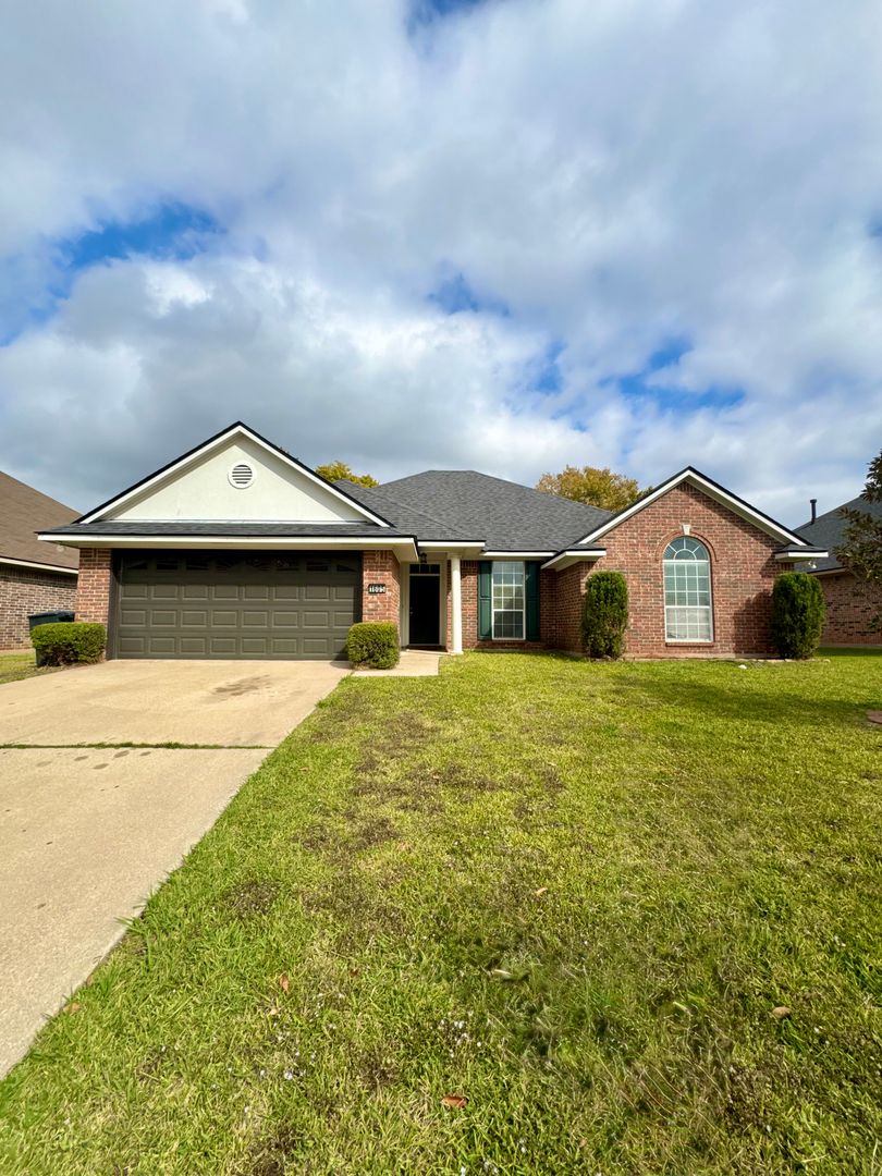 Bossier City House: 1605 Winchester Dr.
