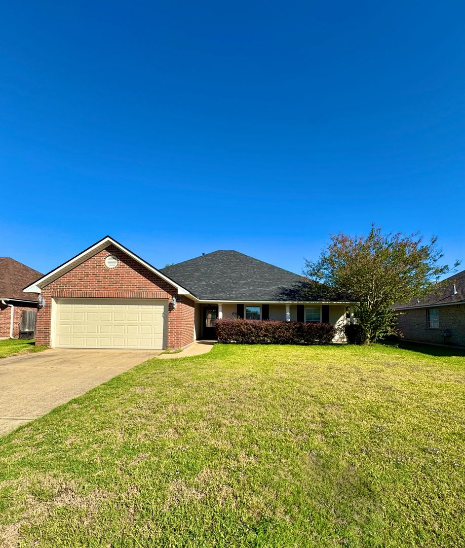 Bossier City House: 212 Telfair Lane