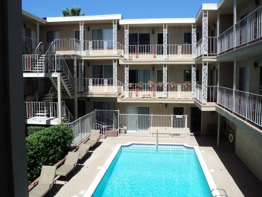Lovely gardens, gated, heated pool, barbecue, dishwasher, quiet atmosphere. – photo 1