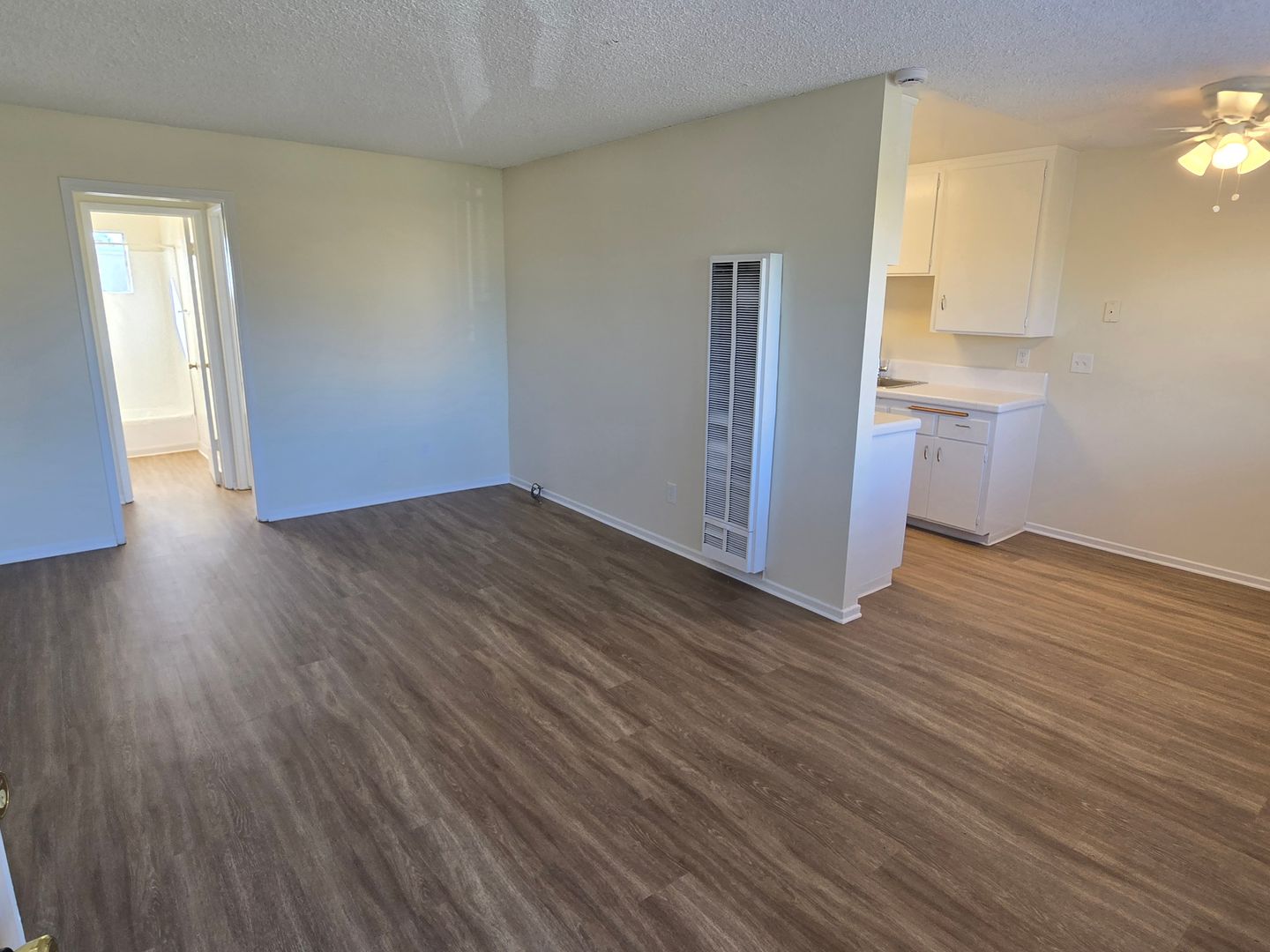 San Diego Apartment: 4676 Noyes St.