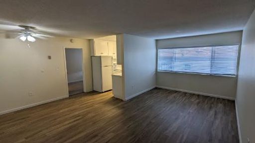 Recently Renovated 1 Bedroom 1 Bath Apartment in Pacific Beach! New Flooring and Appliances! – photo 1