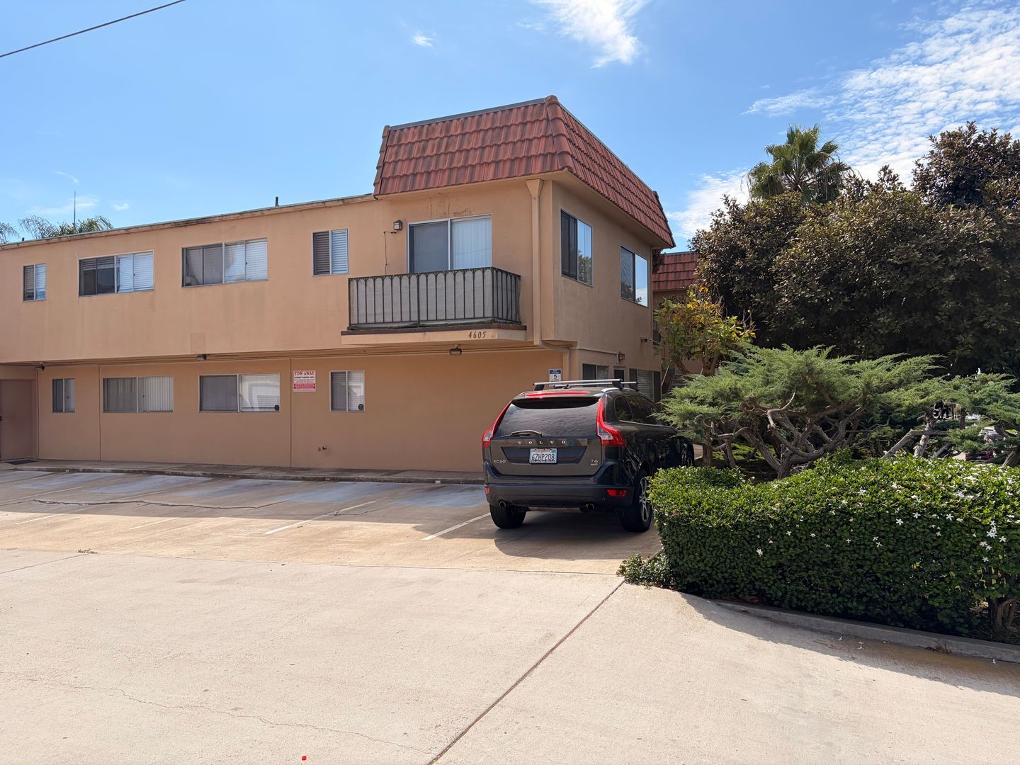 San Diego Apartment: 4605 Olney St.