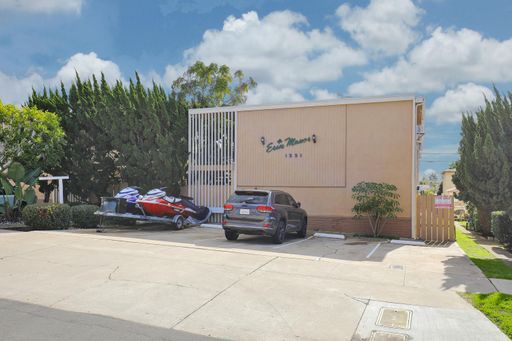 Nice 1 bedroom Apt, North PB, off-Street Parking, Laundry & Pool! – photo 1