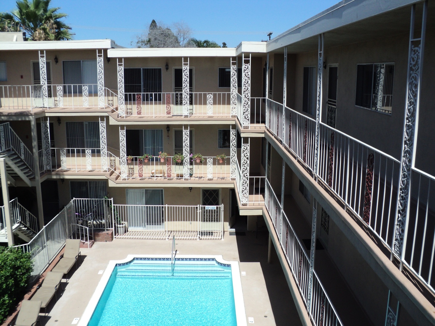 San Diego Apartment: 1633 Diamond St.