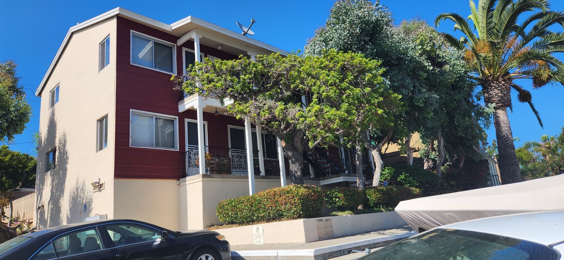 San Diego Apartment: 2102 Balboa & 4459 Noyes