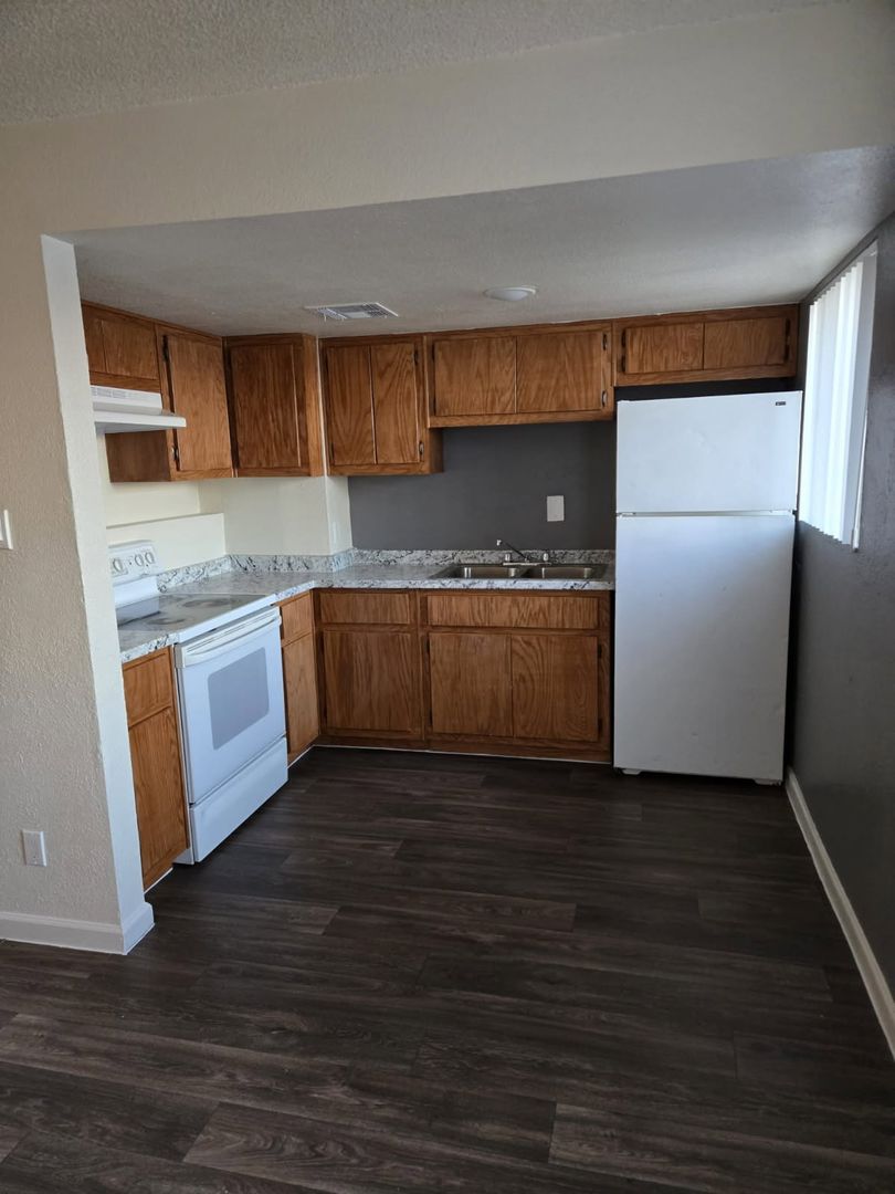 Phoenix Apartment: 2344 W. Devonshire Ave