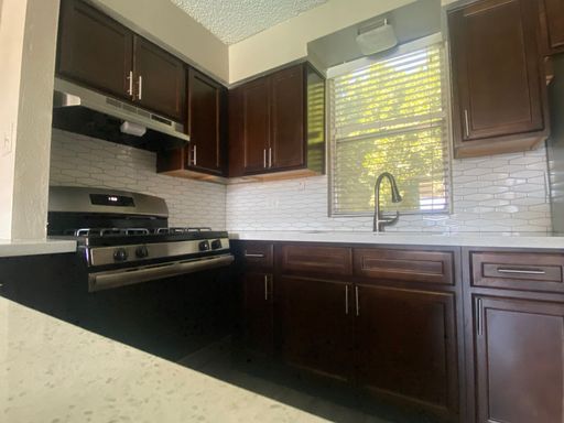 Updated Studio in Scottsdale $899.00 (limited units) plus 1 month free rent special for a limited time! – photo 1