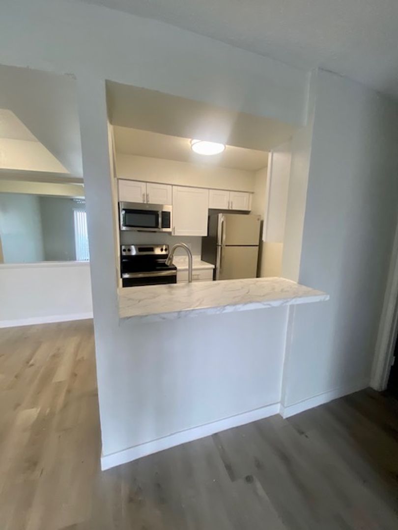 Mesa Apartment: 1006 W Main