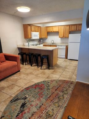 Scottsdale renovated 1 bedroom starting at $899.00 (limited units) plus 1 month free rent! – photo 1