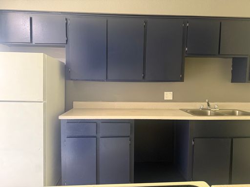 1/2 off move in special! Studio apt in Phoenix, $900.00 with all utilities included and no additional fees! – photo 1