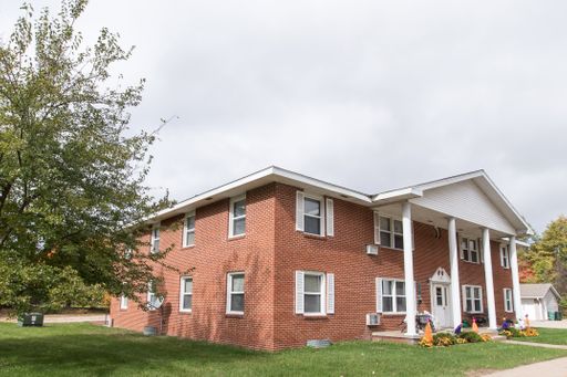 Two Bedroom Upper-Heat Included – photo 1