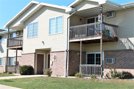 Two Bedroom Lower-Heat Included – photo 1