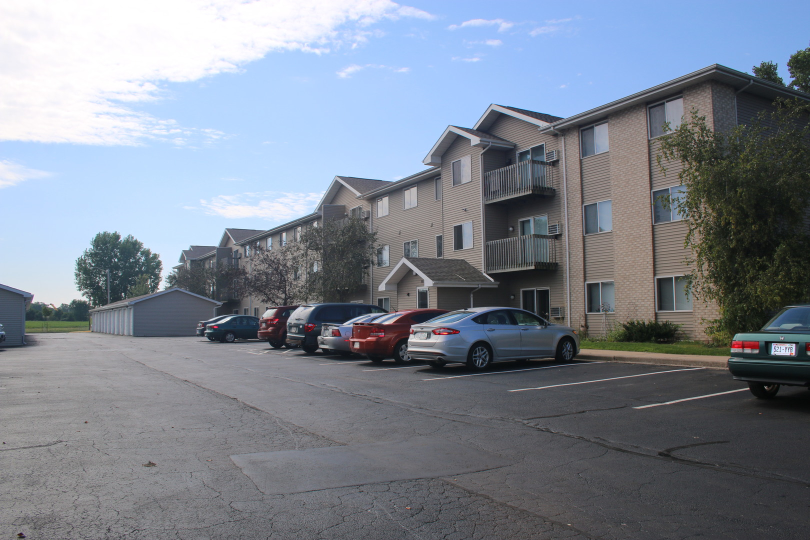 Menasha Apartment: 300 Schindler Place