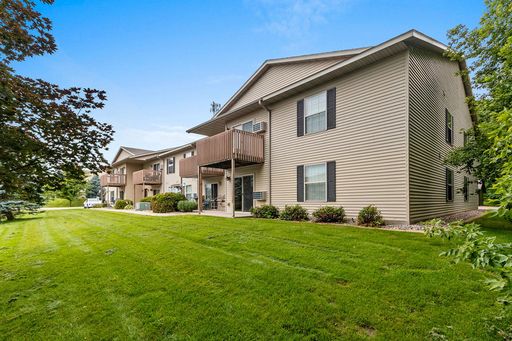 1 Bed-Lower Unit with Large Floor Plan-Heat and Water Included