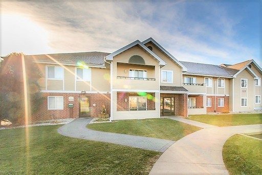 Three Bedroom Upper-Pet Friendly