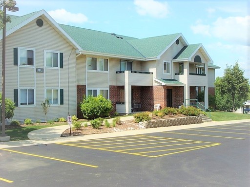 Three Bedroom Upper-Pet Friendly