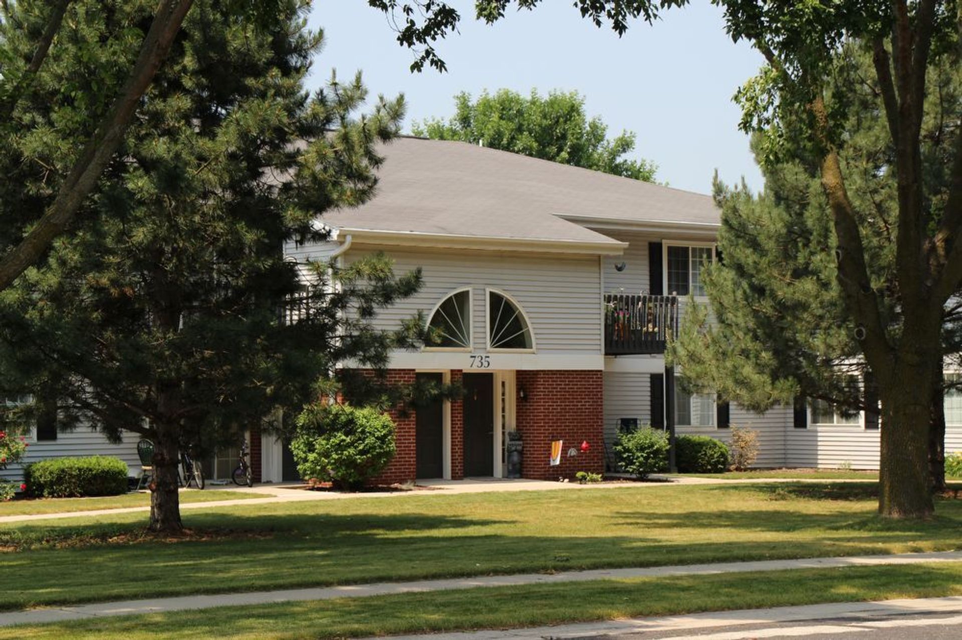 Brillion Apartment: 255 W National Avenue