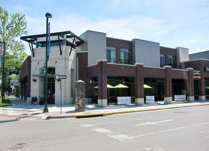 MANHATTAN Apartment: 615 N 11th/1101 Moro