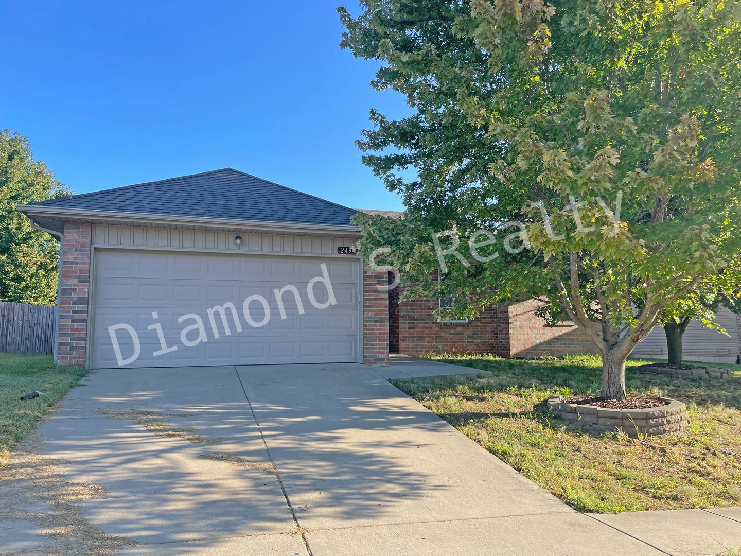 Springfield House: 2499 W Cedar Creek Dr