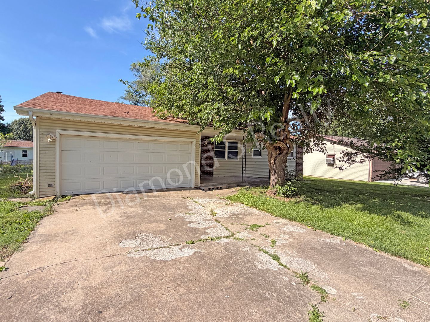 Springfield House: 2264 East Nora Street