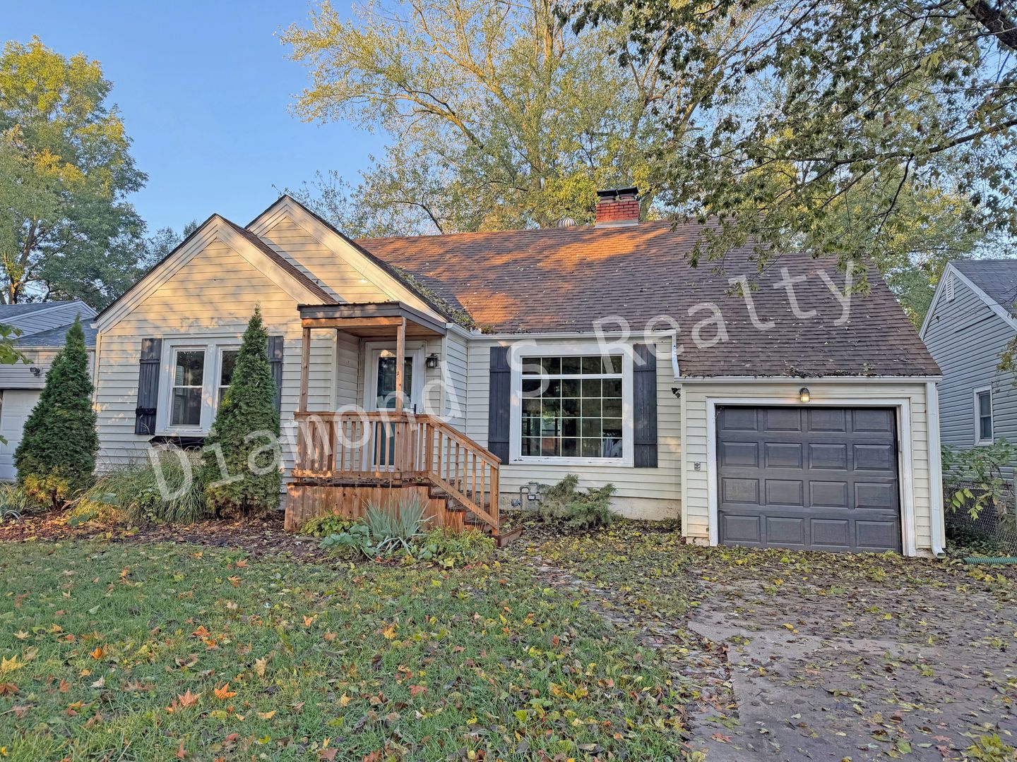 Springfield House: 1829 S Hampton Ave