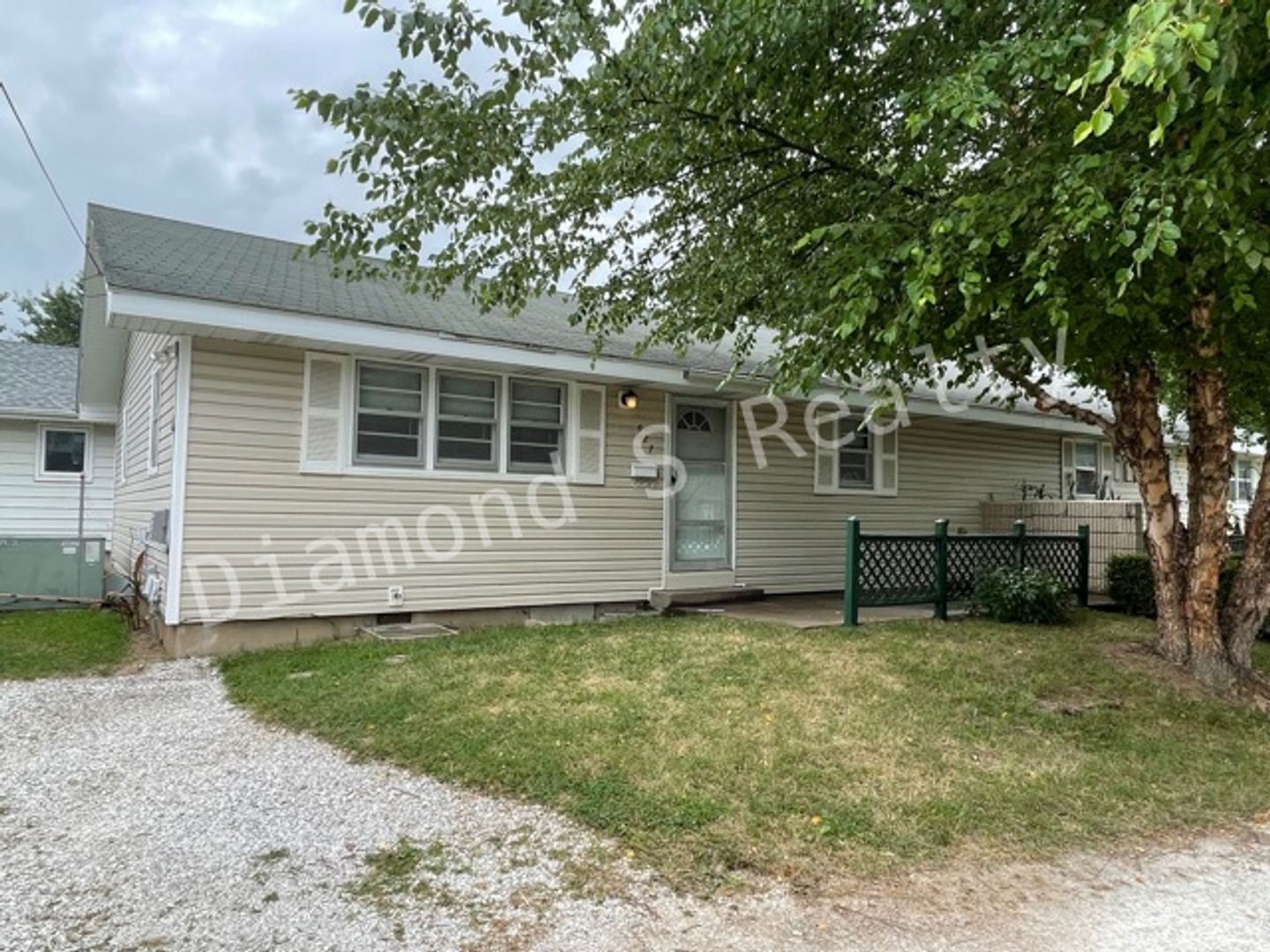 Springfield House: 927 South Link Avenue