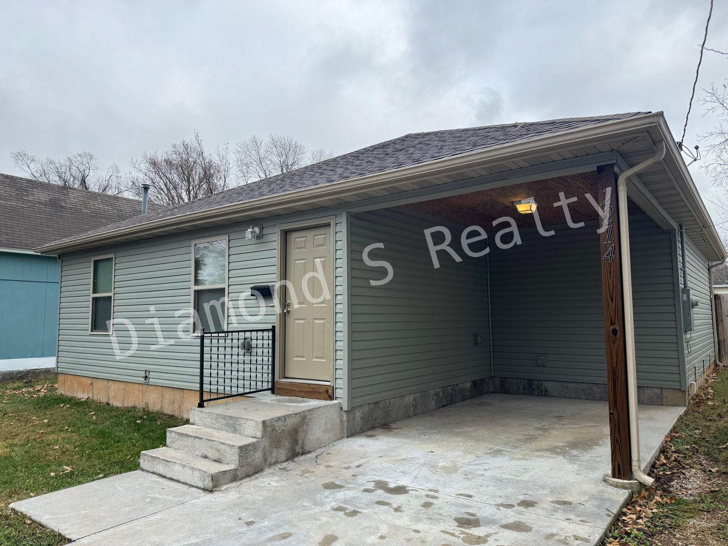 Springfield House: 2214 N East Ave