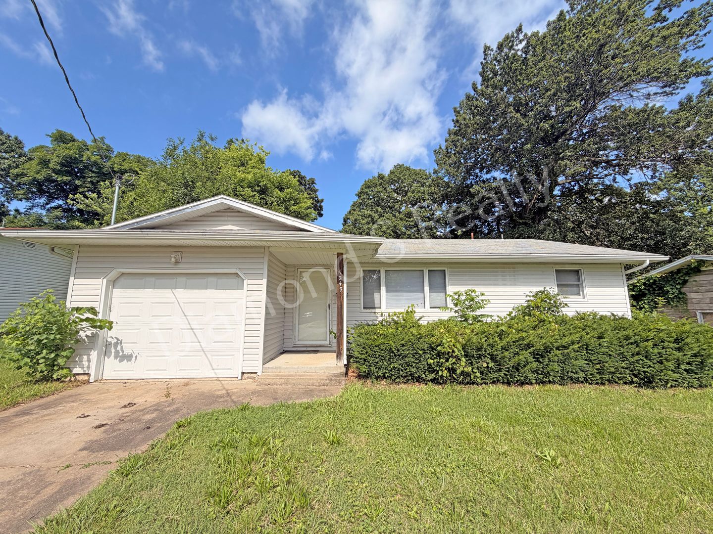 Springfield House: 1249 South Cedarbrook Avenue