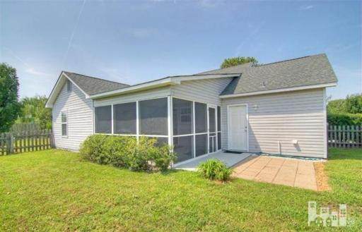 Listing photo thumbnail