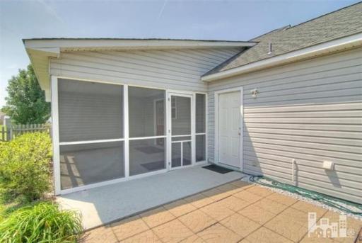 Listing photo thumbnail