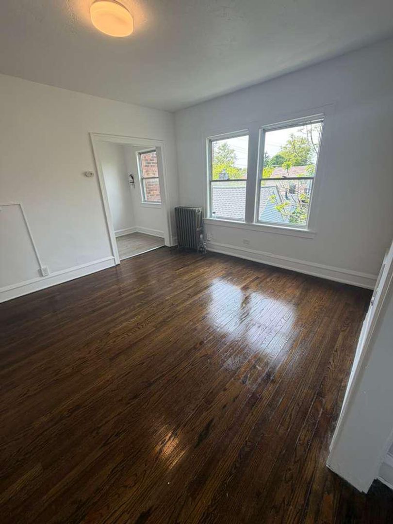Cleveland Apartment: 8302 Lake Ave