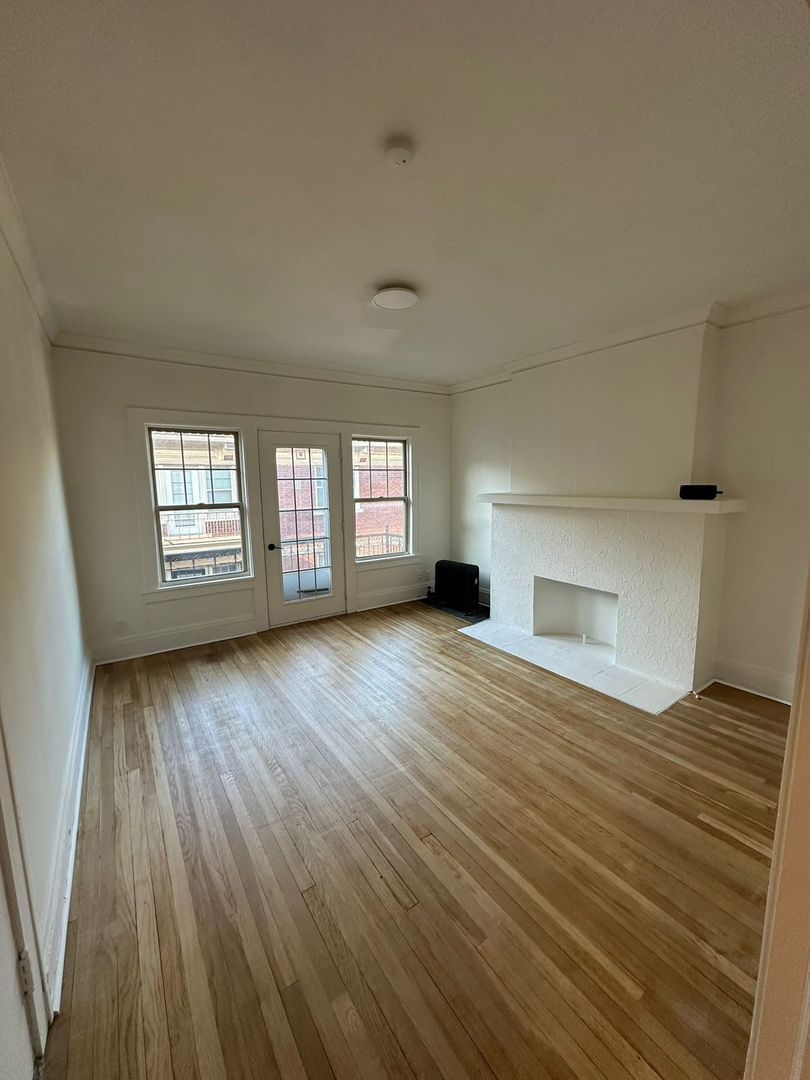 Cleveland Heights Apartment: 14148 Superior Rd