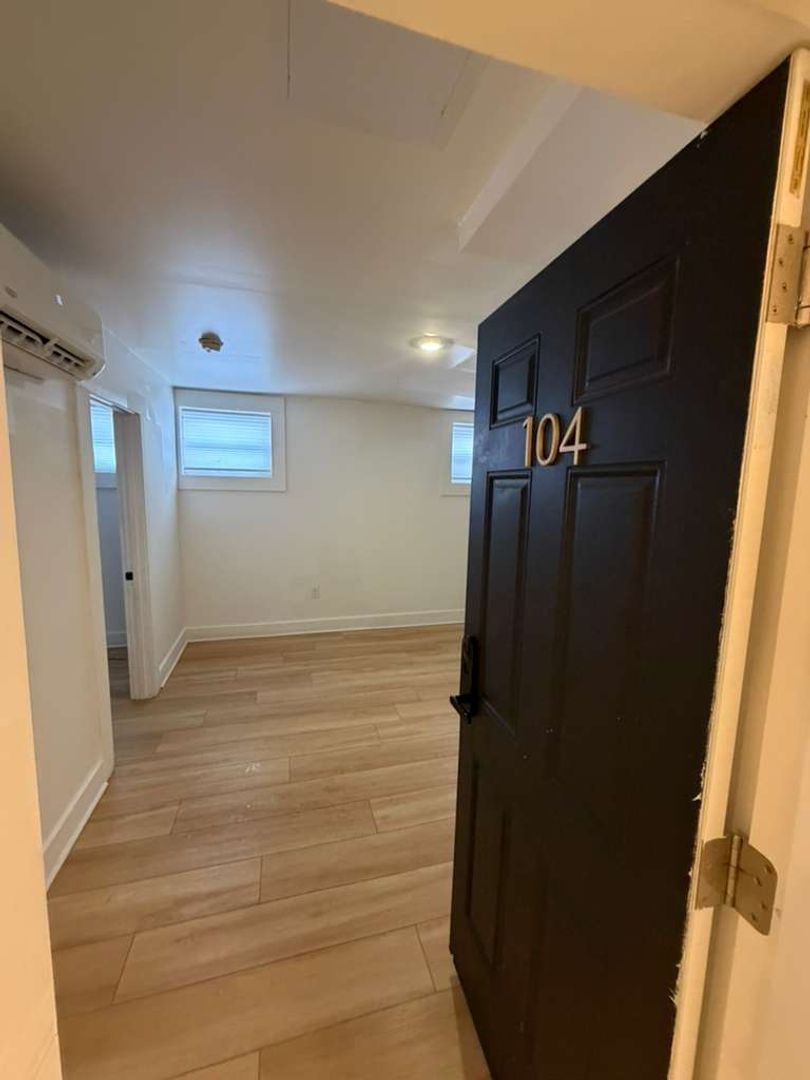 Cleveland Apartment: 1384-1388 W 83rd St