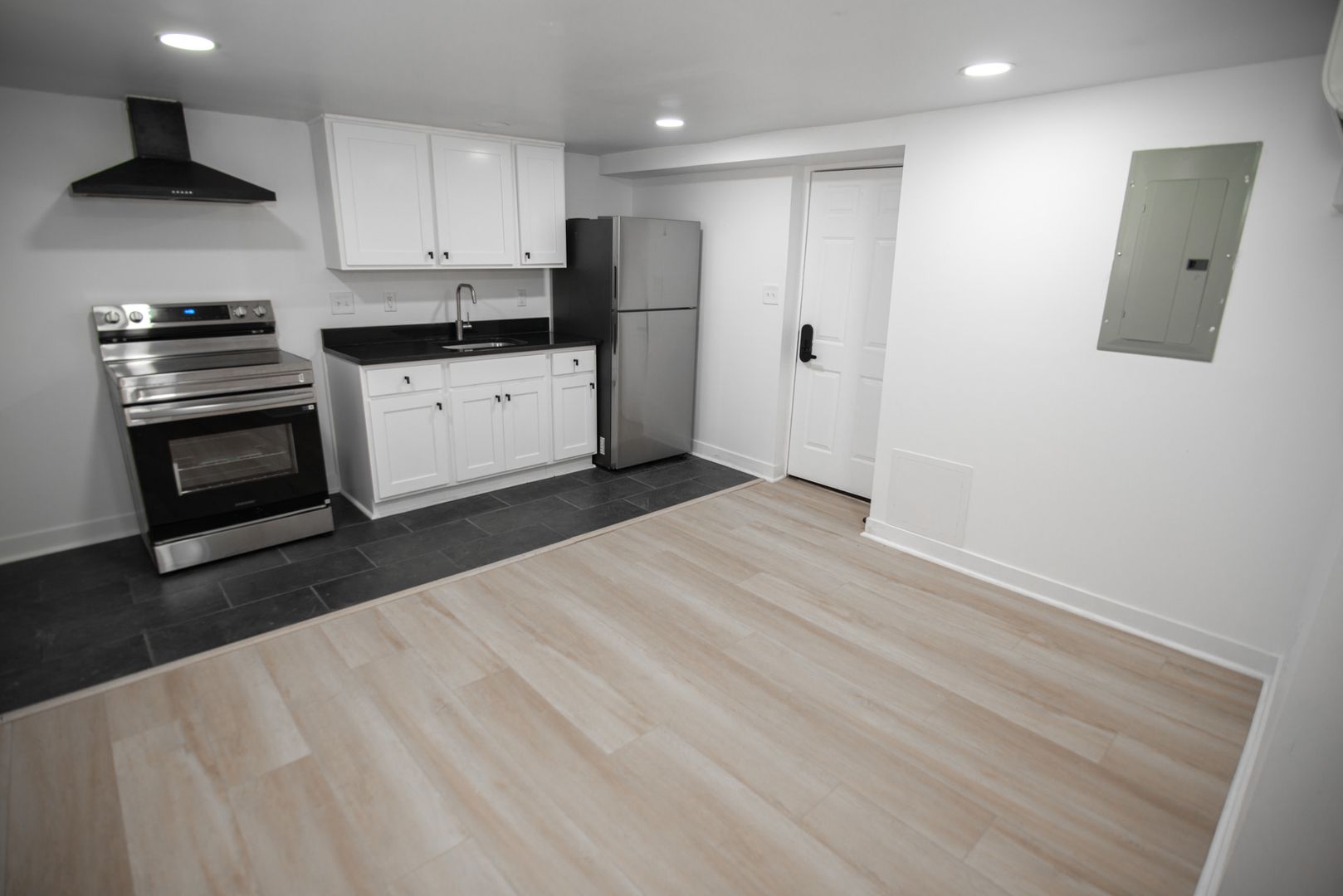 Cleveland Apartment: 1384-1388 W 83rd St