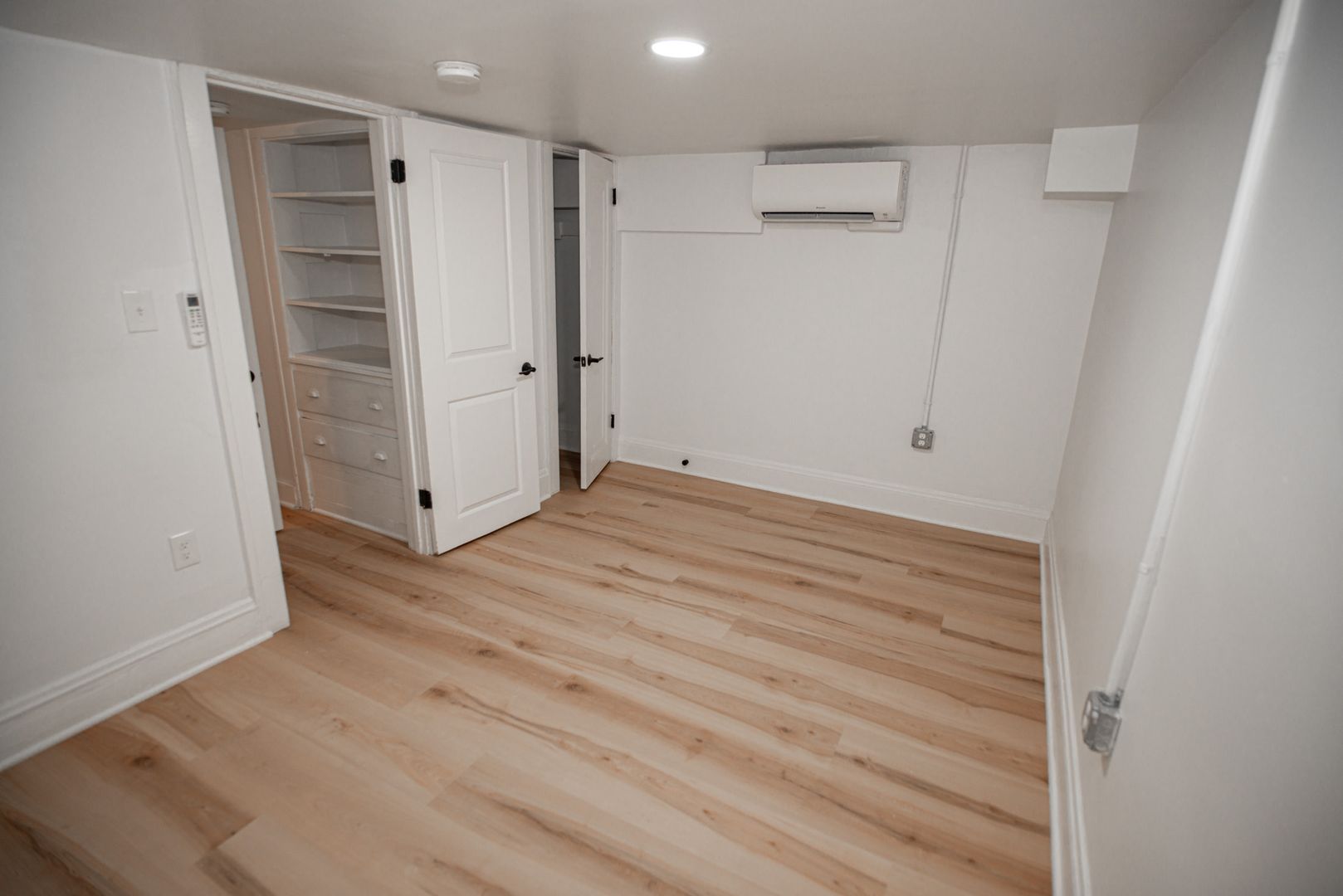 Cleveland Apartment: 1384-1388 W 83rd St