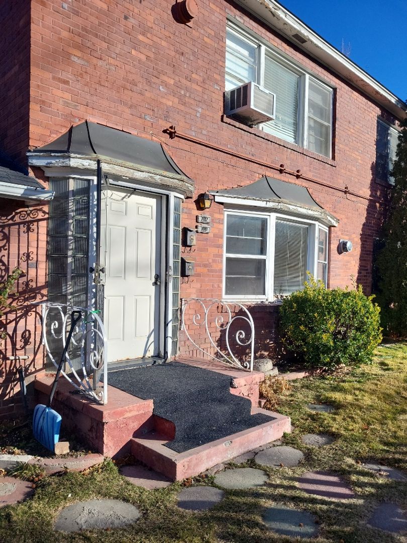 Reno Apartment: 700-722 Gordon Avenue