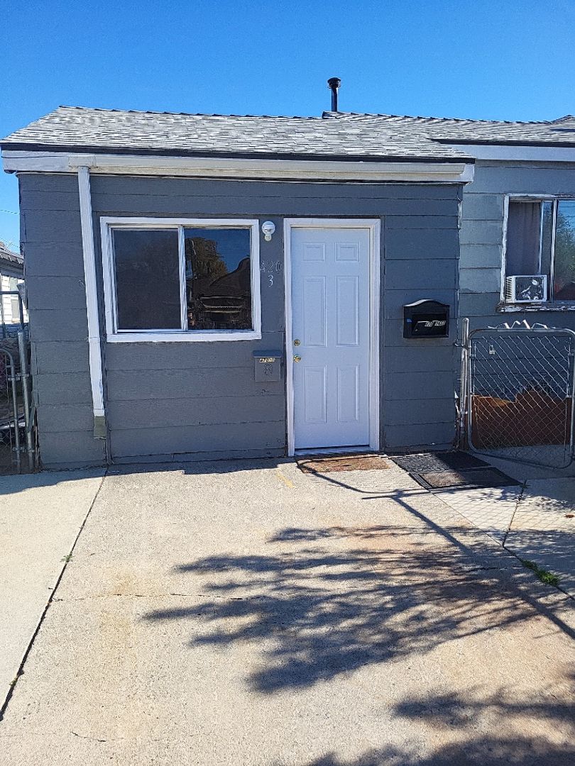 Sparks Apartment: 420 14th Street