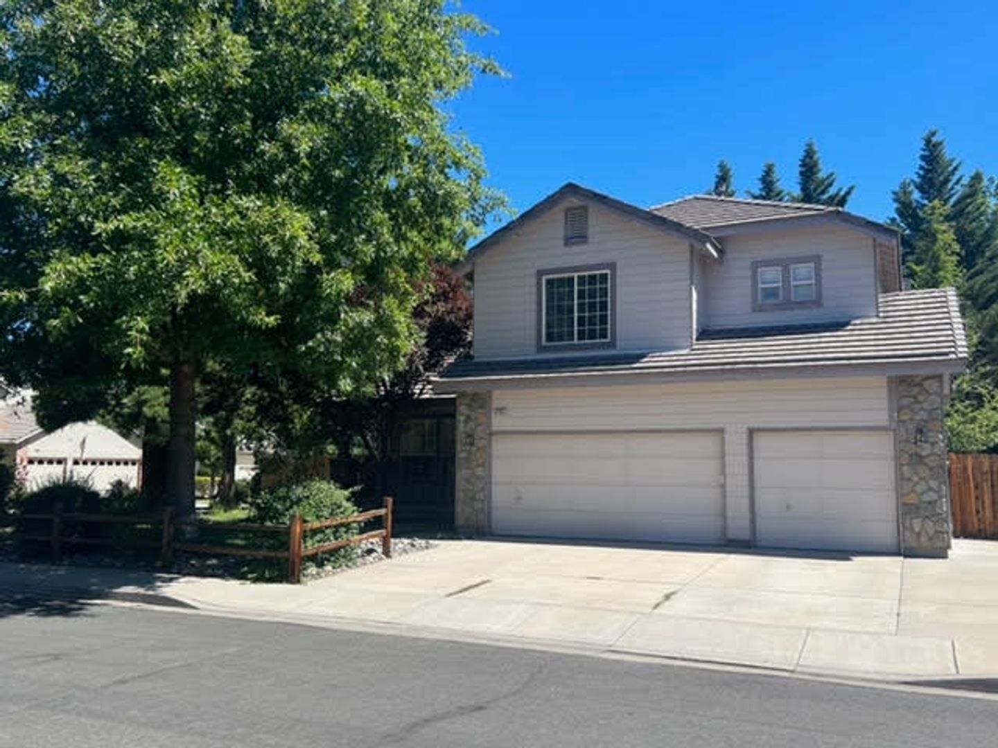 Reno House: 4185 Falling Water Drive