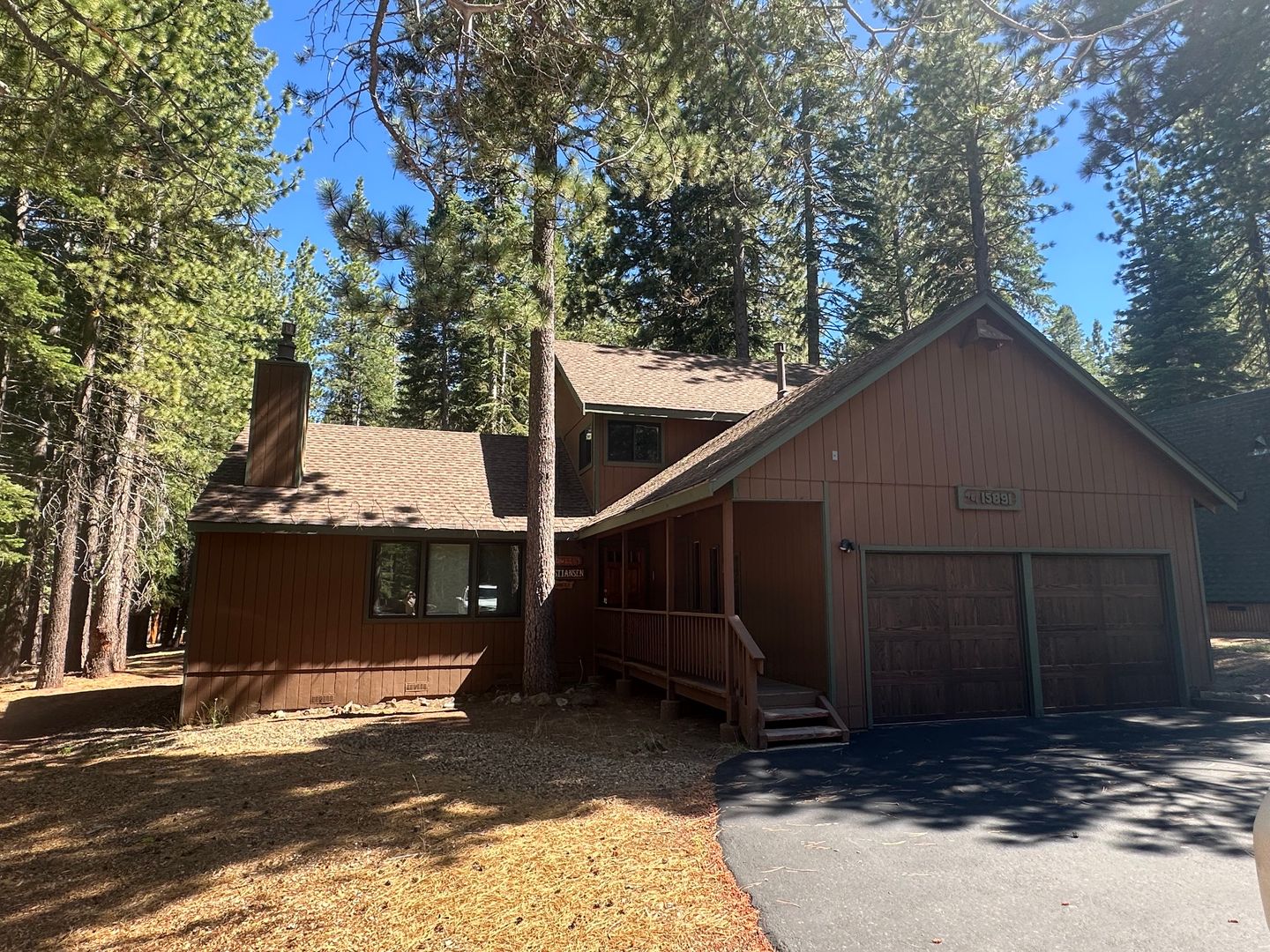Truckee House: 15891 Northwoods Blvd